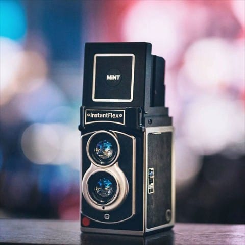 チェキと同じフィルムが使える、世界初の本格的な二眼レフカメラ 